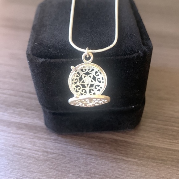 Aromatherapy Locket Necklace Essential Oil Diffuser Sterling‎ Silver Chain - Picture 4 of 6